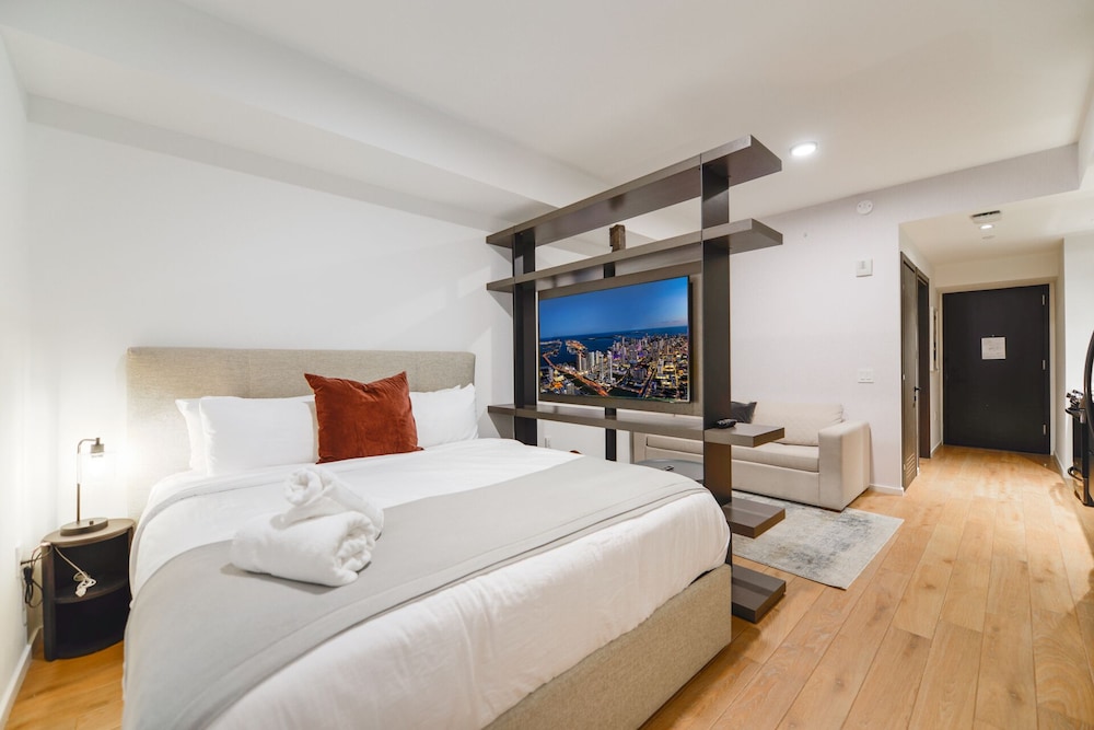 Extraordinary Studio with Amazing Views