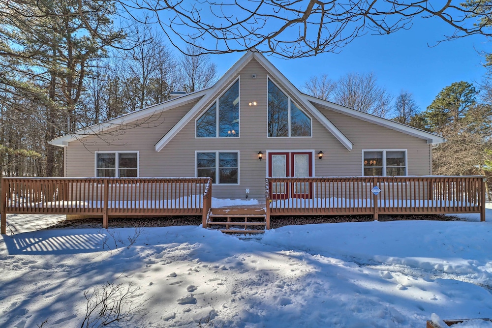 Deck, Pool, Trails Access: Pocono Family Home! view 4