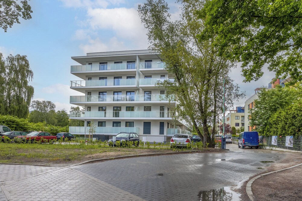Apartment With Parking & A/C by Renters