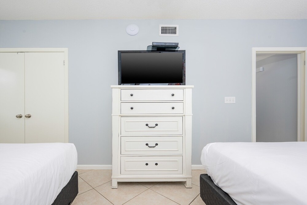 Phoenix X 1104 3 Bedroom Condo