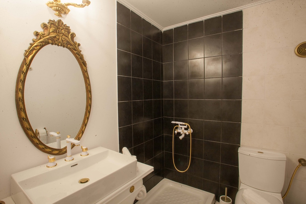 Armata Luxury - Property Image 3