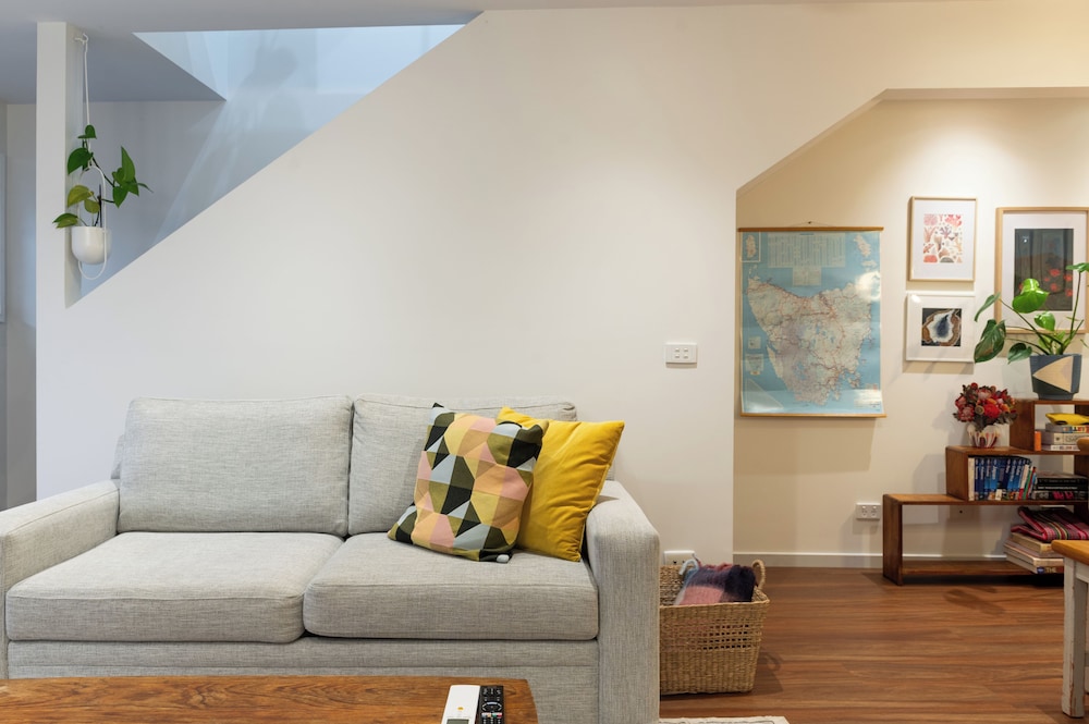 One Bedroom Apartment - Dynnyrne