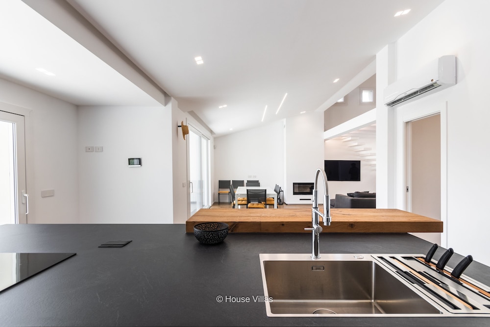 Flaben Luxury Villa in Diano Marina