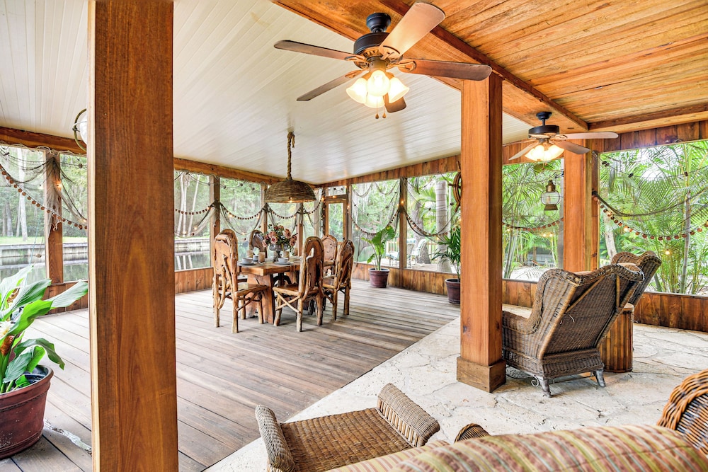 Sandy Shore & Multi-boat Dock! St Johns River Home