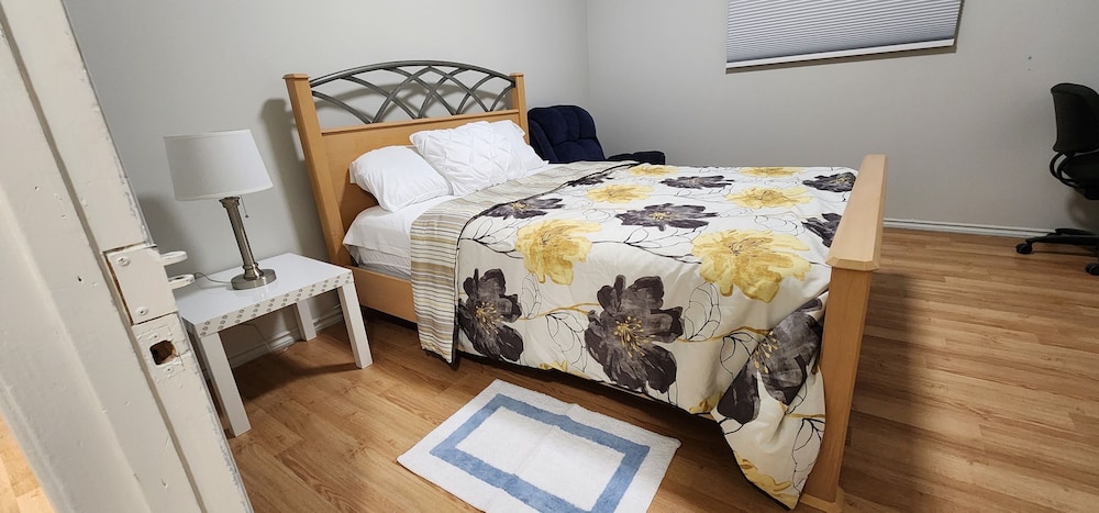 Chesskings Car Rental Guest House - Image 1