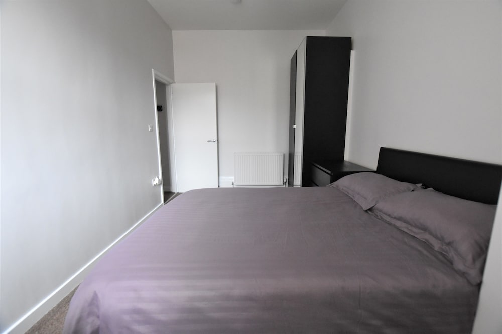 Argyle Apartments view 3