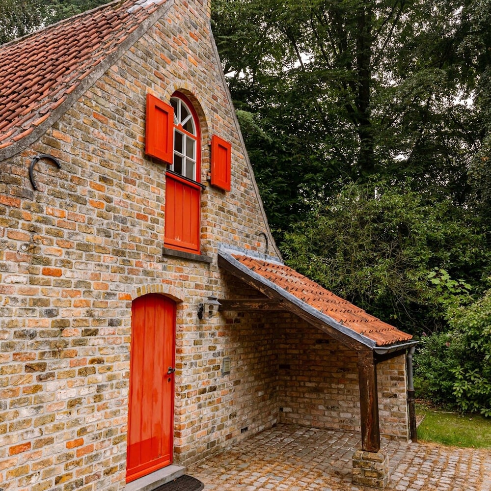 Authentic Villa Amore Located Near Bruges