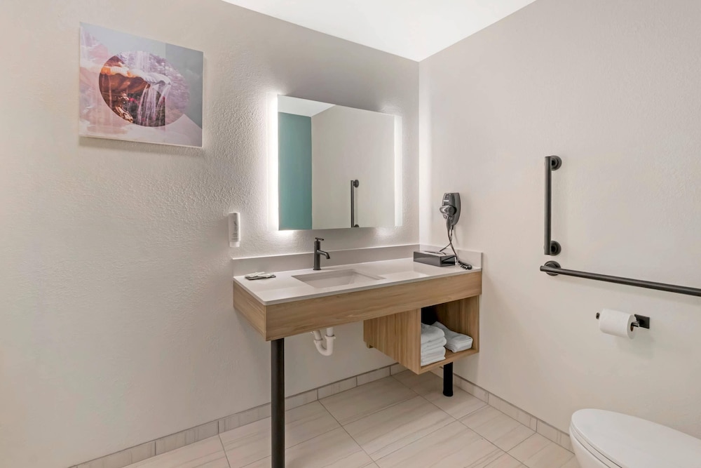 Sleep Inn & Suites