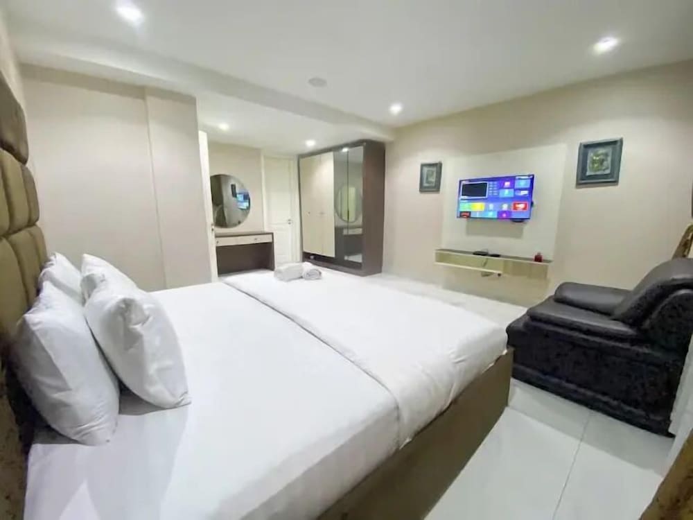The Bond Apartment