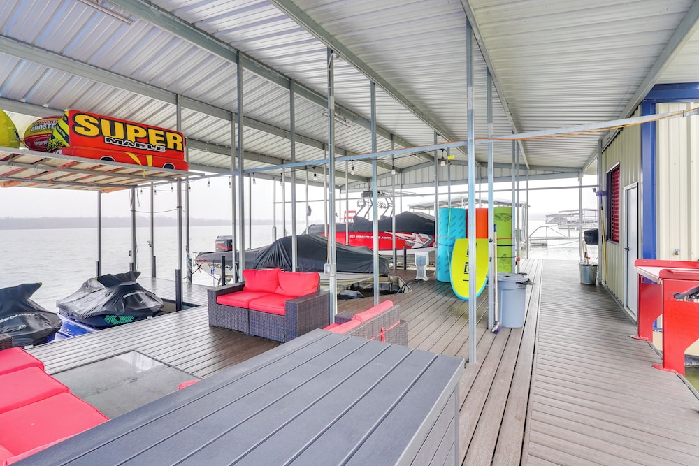 Lakefront Home w/ Private Dock in Grove