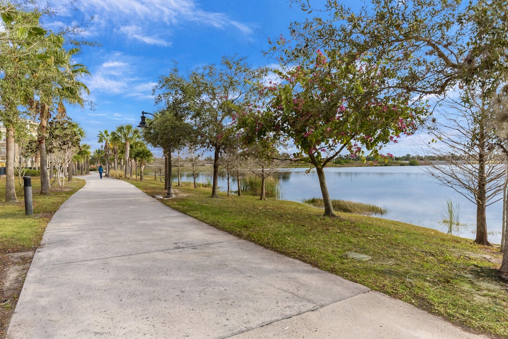 Perfect Orlando Home! Cozy and Contemporary 3bd/3.5ba Town Home - #3vc013