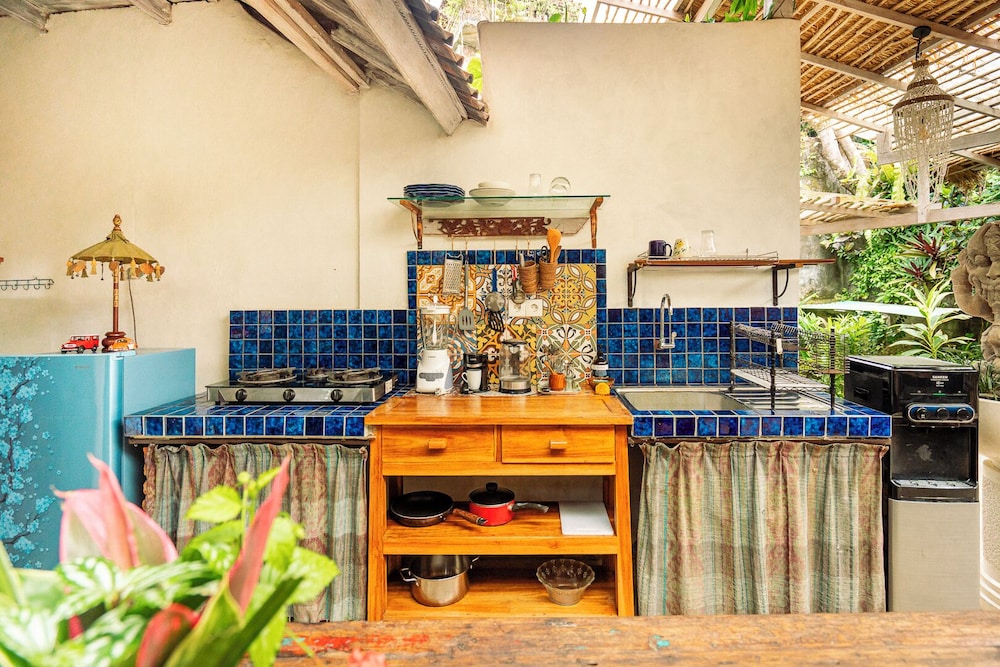 Barong Retreat Villa Ubud with Hammock Terrace, Garden & Koi Pond