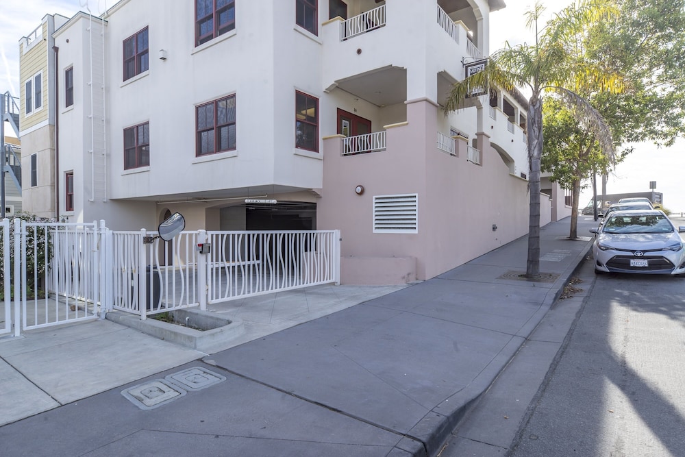 28 San Miguel 1 Bedroom Condo by Redawning view 3
