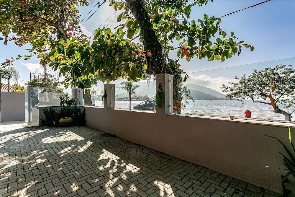 SDR Aptos de frente para Lagoa Conceição