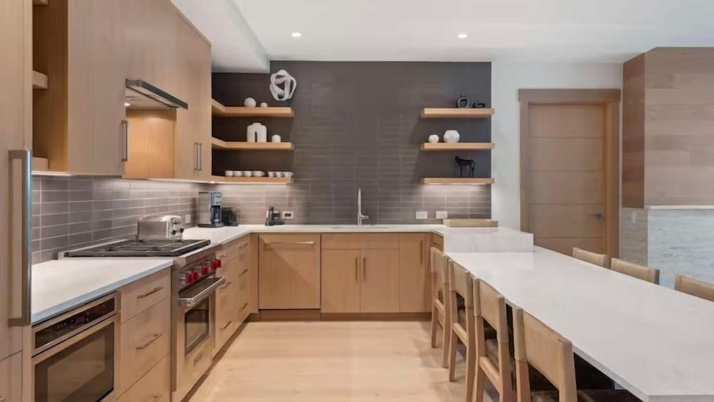 Contemporary 3 Bedroom Luxury Ski In, Ski Out Residence in Snowmass Base Village