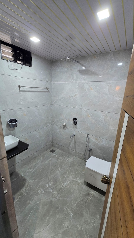 Hotel Priyanka palace lodging