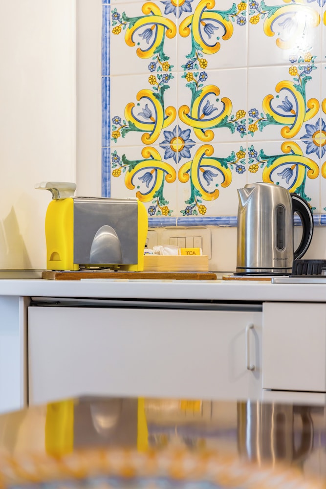 Cavour Art and Museum Flat by Napoliapartments