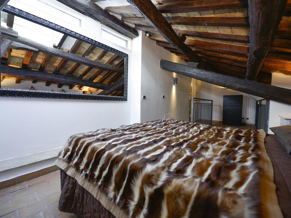 Ibernesi 1 Apartment