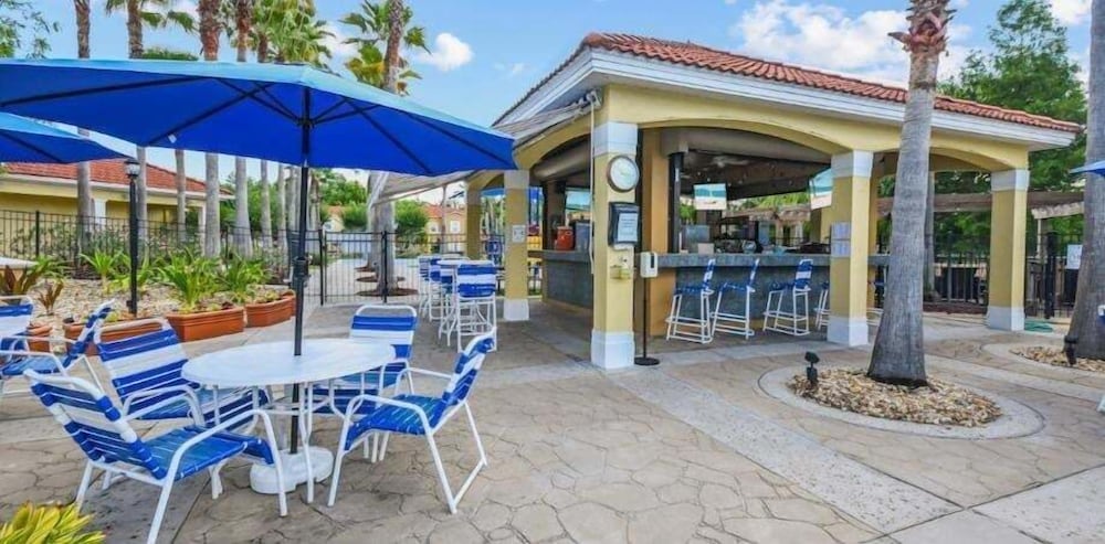 Modern Kissimmee Townhouse Near Disney 3 Bedroom Townhouse