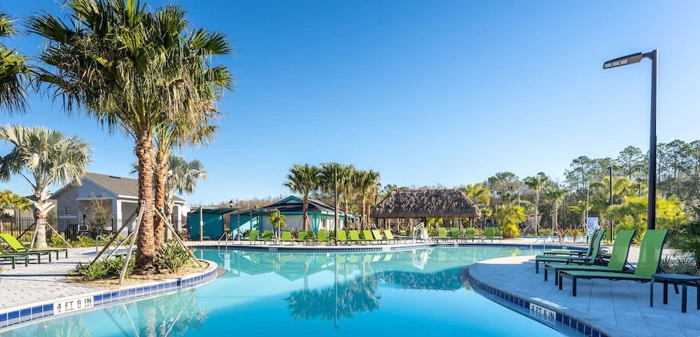 Beautiful Decor 2BR Apartment Near Disney