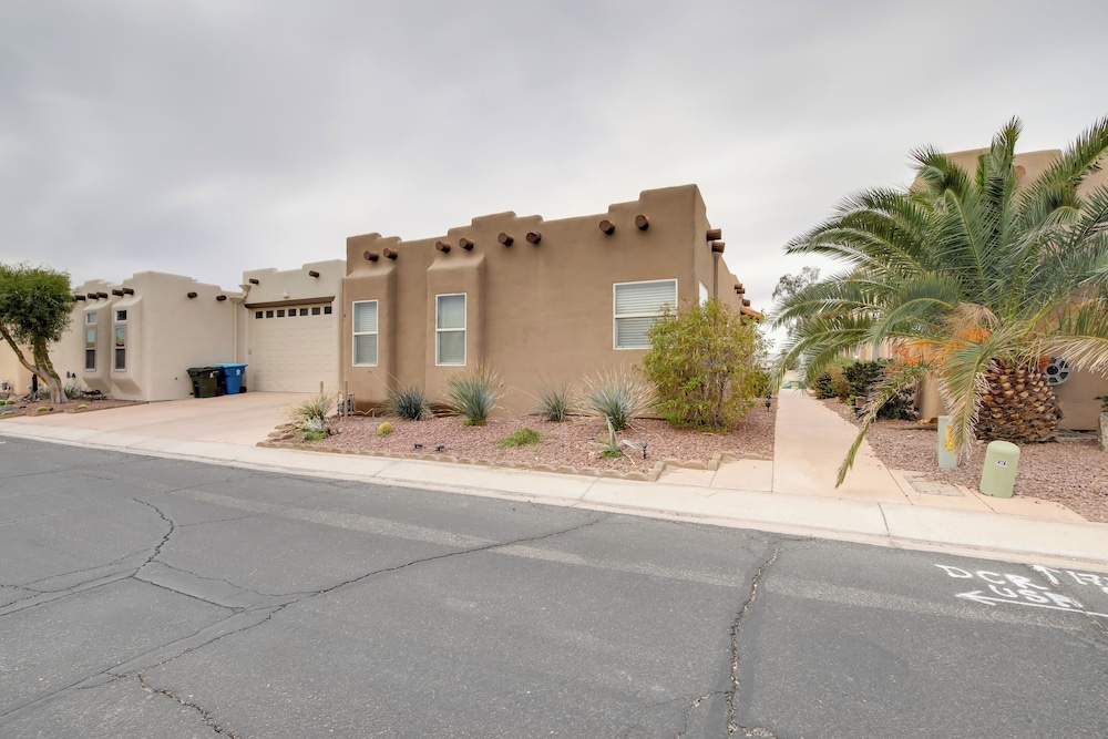 Walk to Colorado River: Needles Gem w/ Pool Access