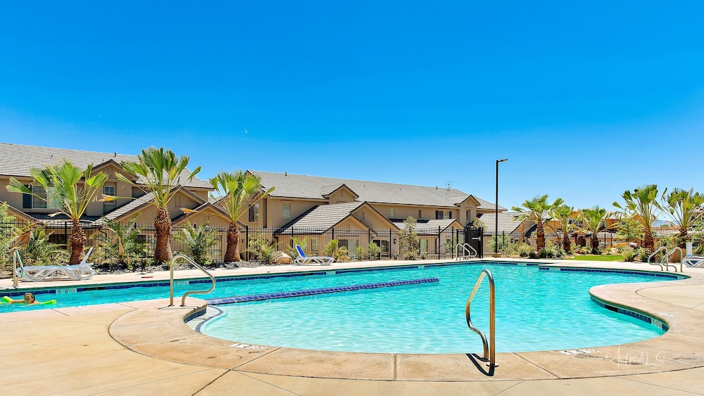 Desert Serenity 4 Bedroom Townhouse