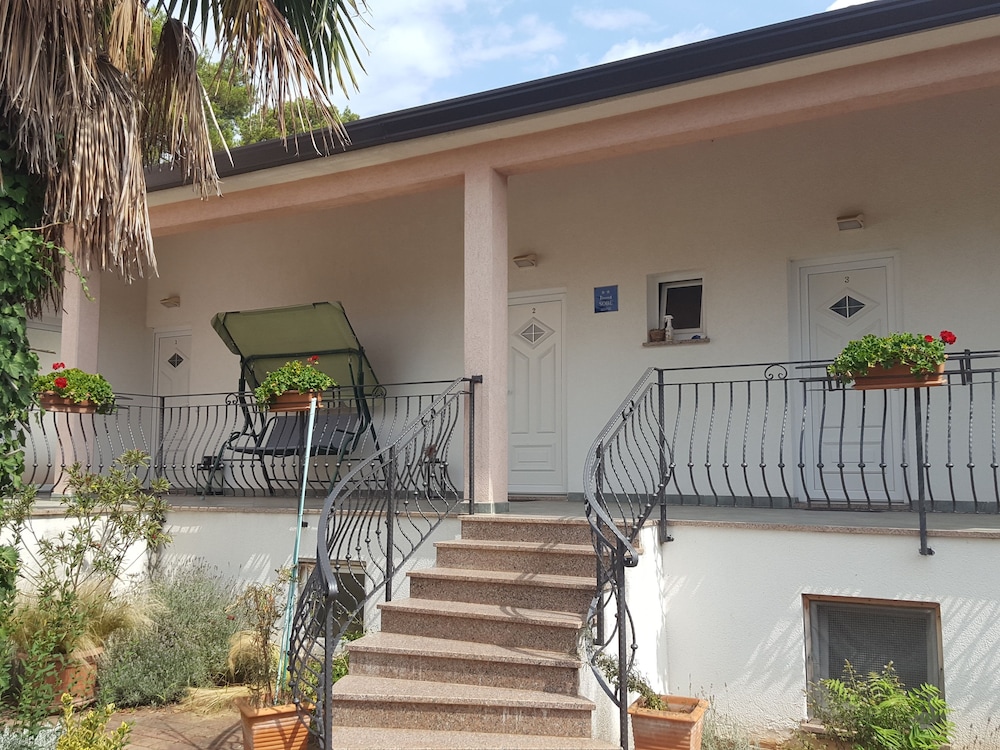 Arlen Guesthouse