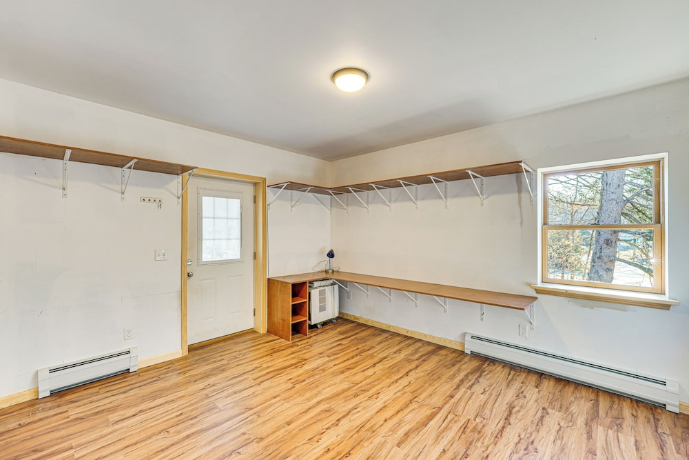 Near Historic Sites: Colorful Hyde Park Apartment!