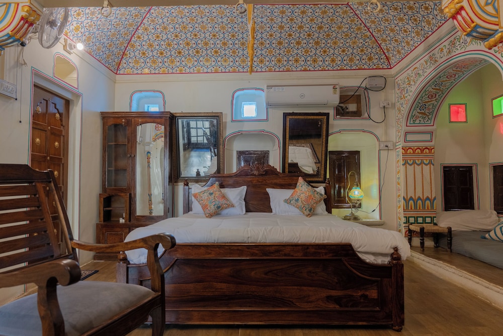 Jeevan Haveli Heritage Hotel And Museum
