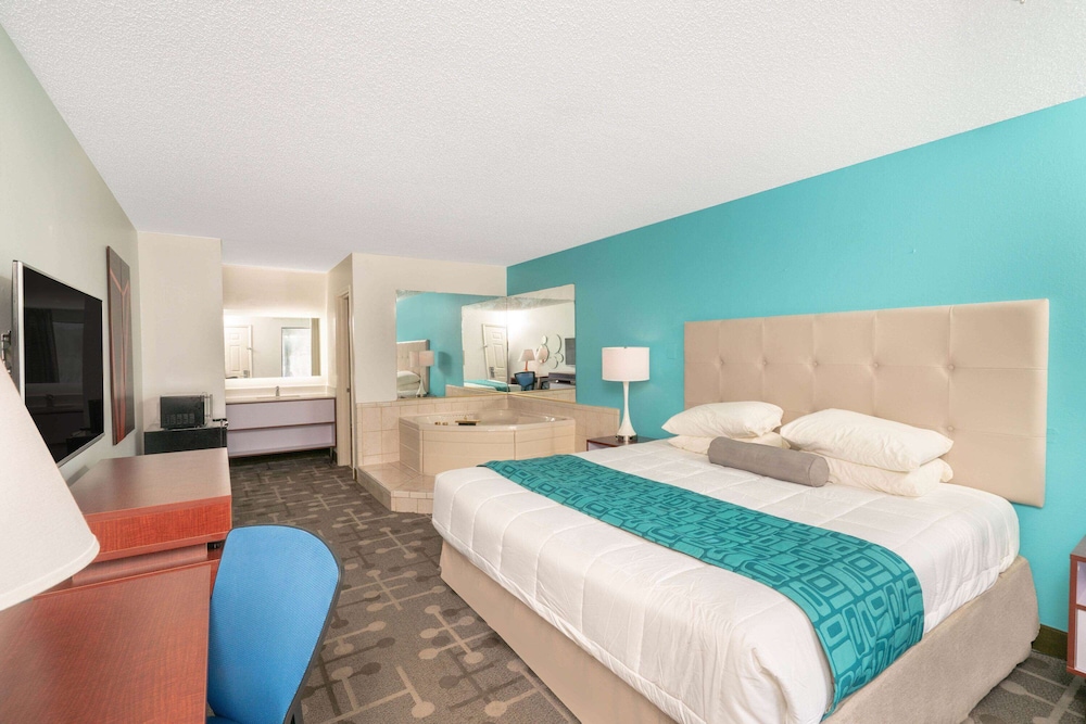 Howard Johnson by Wyndham Aiken view 4