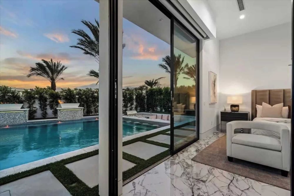 Sleeps 20 Pool & Pickleball Villa Near Golf, Dining & Fun Bravo Villa #2 by Avantstay