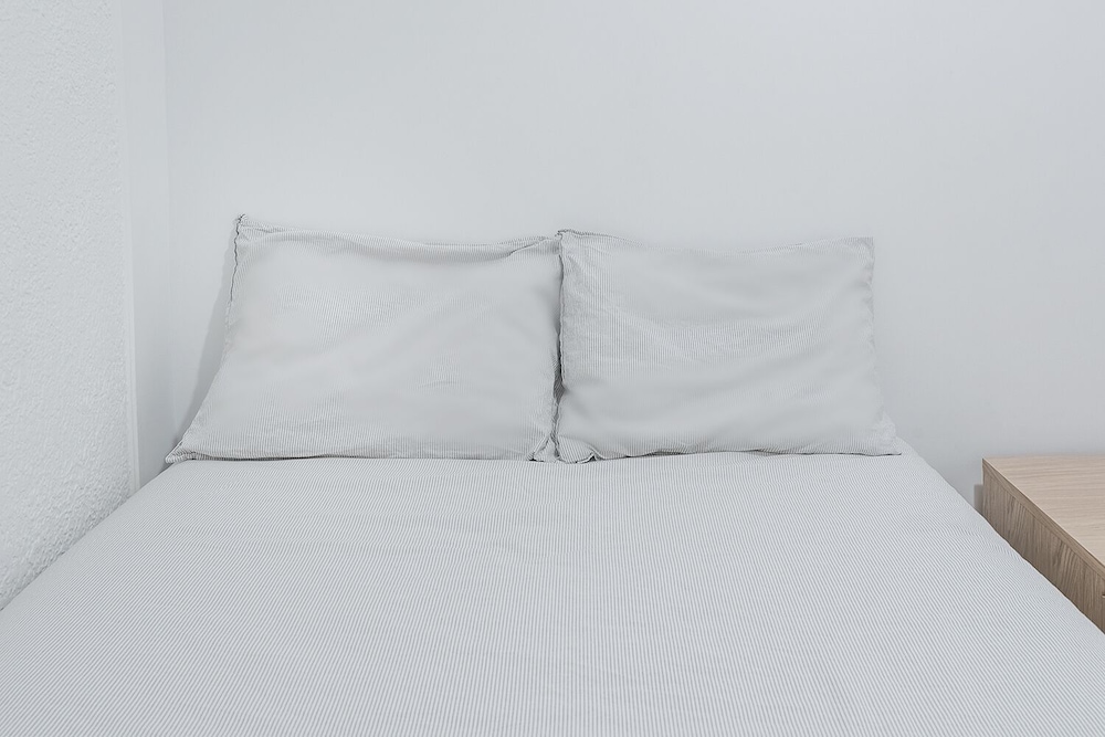 5221 St Urbain - Image 4