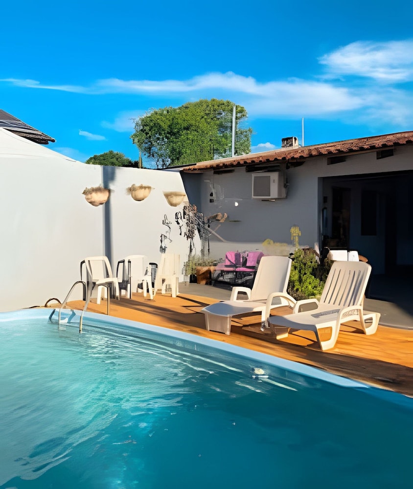 Casa 3 suites 1 quarto piscina AC 10 Hos