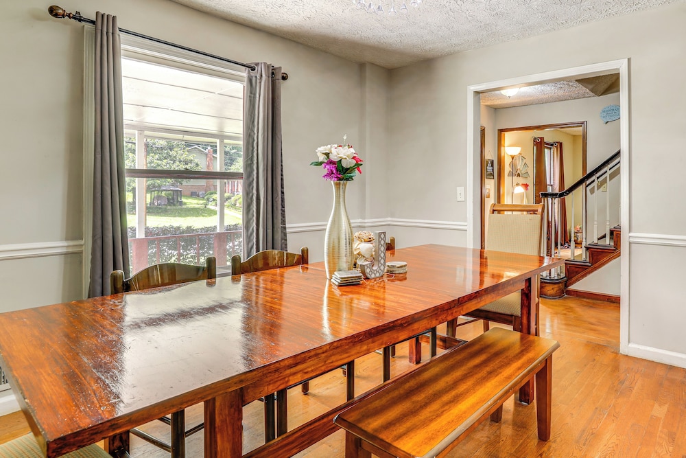Group Getaway: Spacious Home in Stone Mountain!