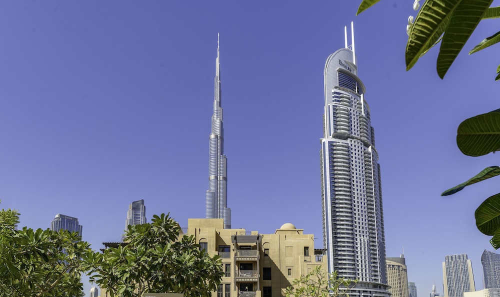 Sleek 1BR in Burj Royale with Canal View