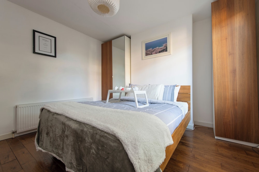 Stratford - Apartment - Sleeps 3 - Great Location