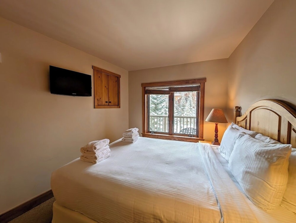 Red Hawk Lodge 2269