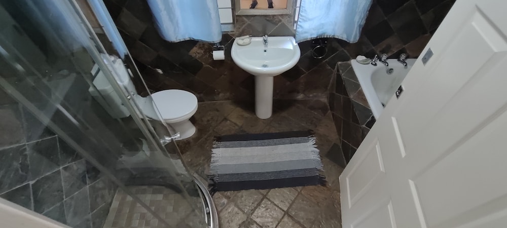 Premiere Guest House
