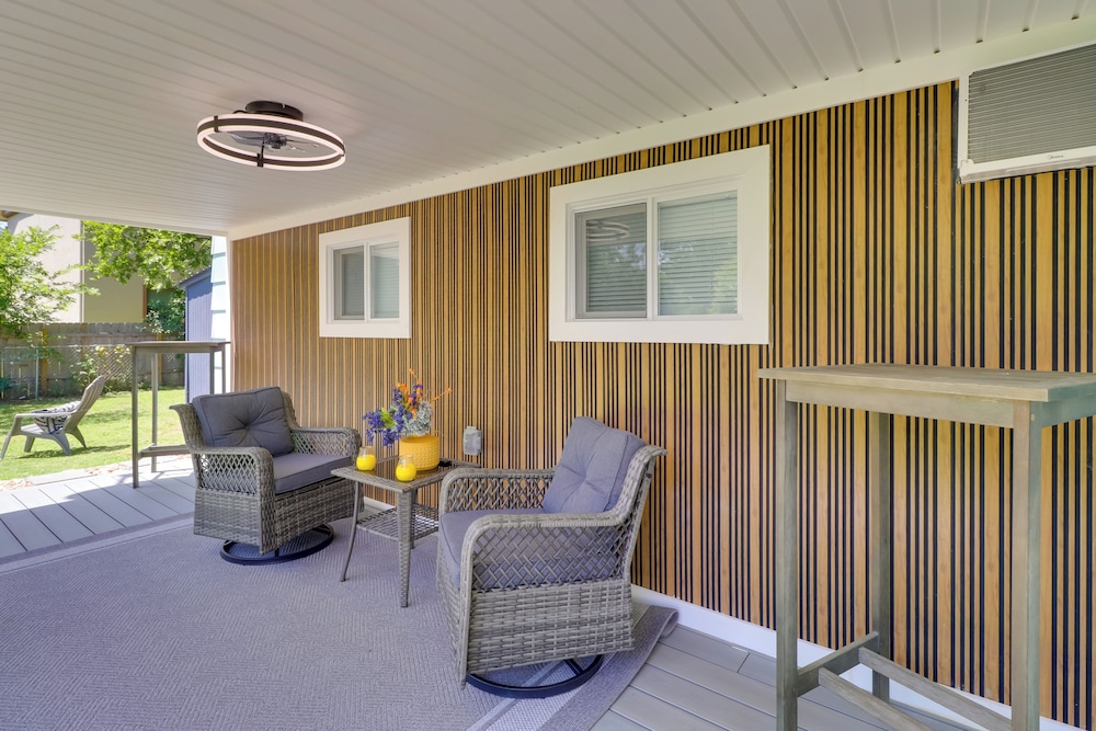 1 Mi to Dtwn: Renovated Retreat in Georgetown!