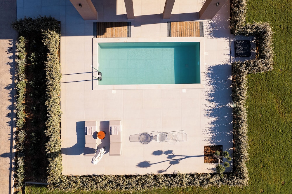 Reveli Suites