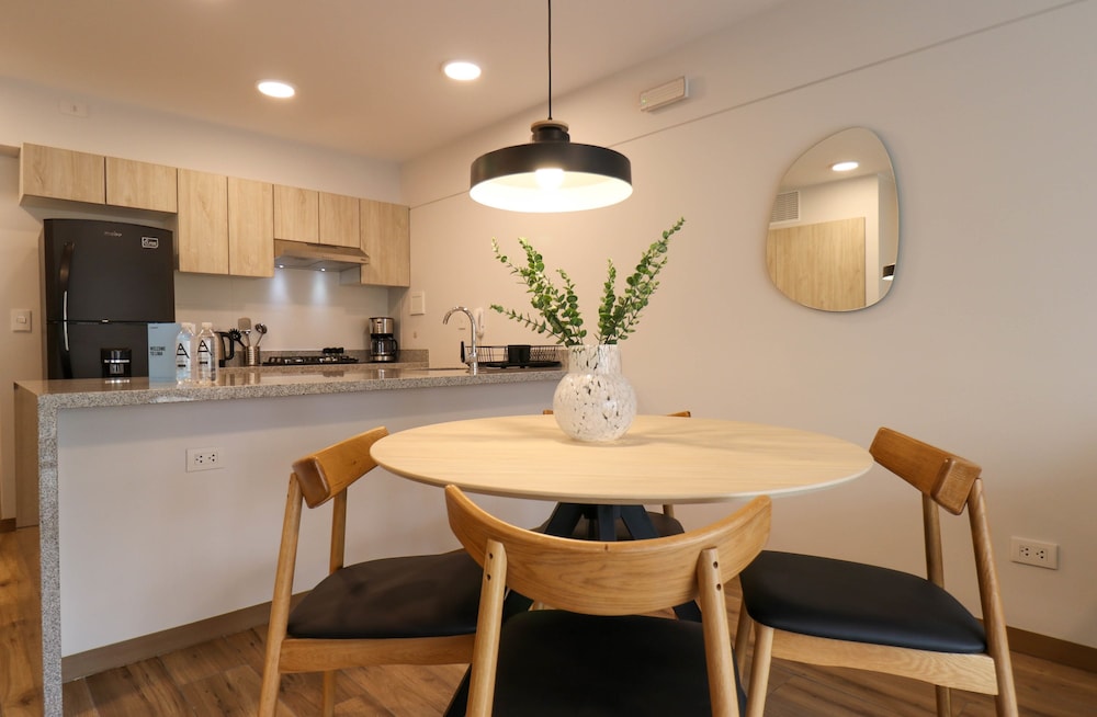 w Exceptional 2BR w Balcony in Miraflores
