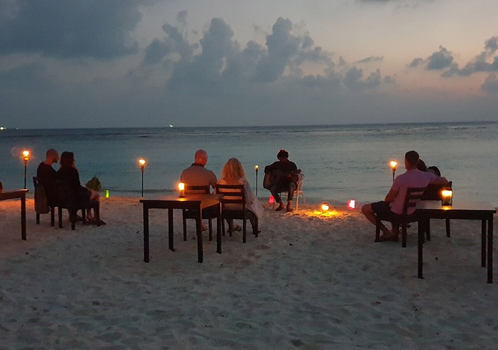 Omadhoo Inn