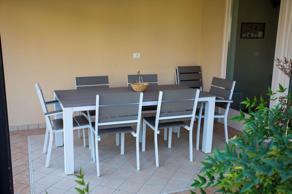 Elegant Lake Garda Villa With Garden
