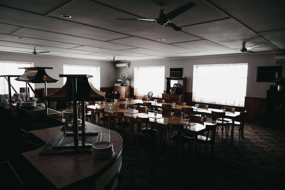 Karoo Country Inn Hotel