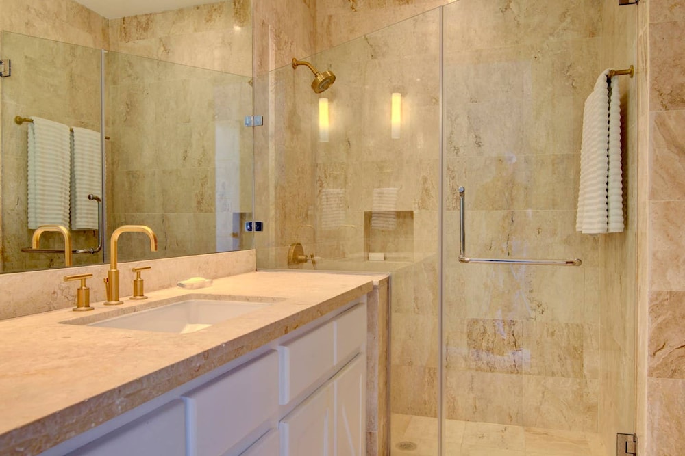 Architect s Estate w Pool Private Chef Butler