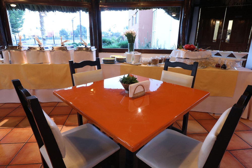 Saltillo Vacations - Hotel Mision Express Saltillo - Property Image 6