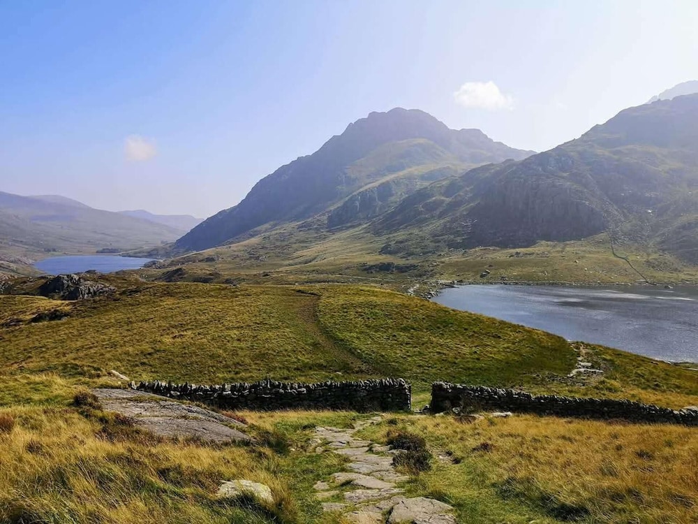 Sea View Cottage Near Snowdon & Coastal Trails