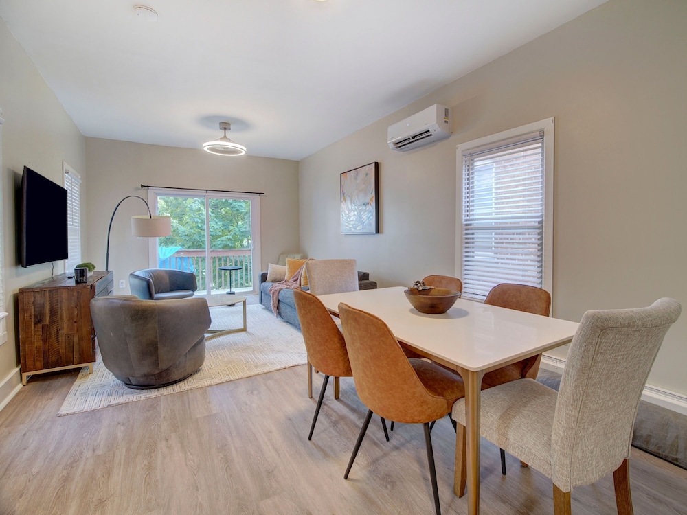 Comfy 3 BR Retreat Mins to NYC - 3 nt min Inquire