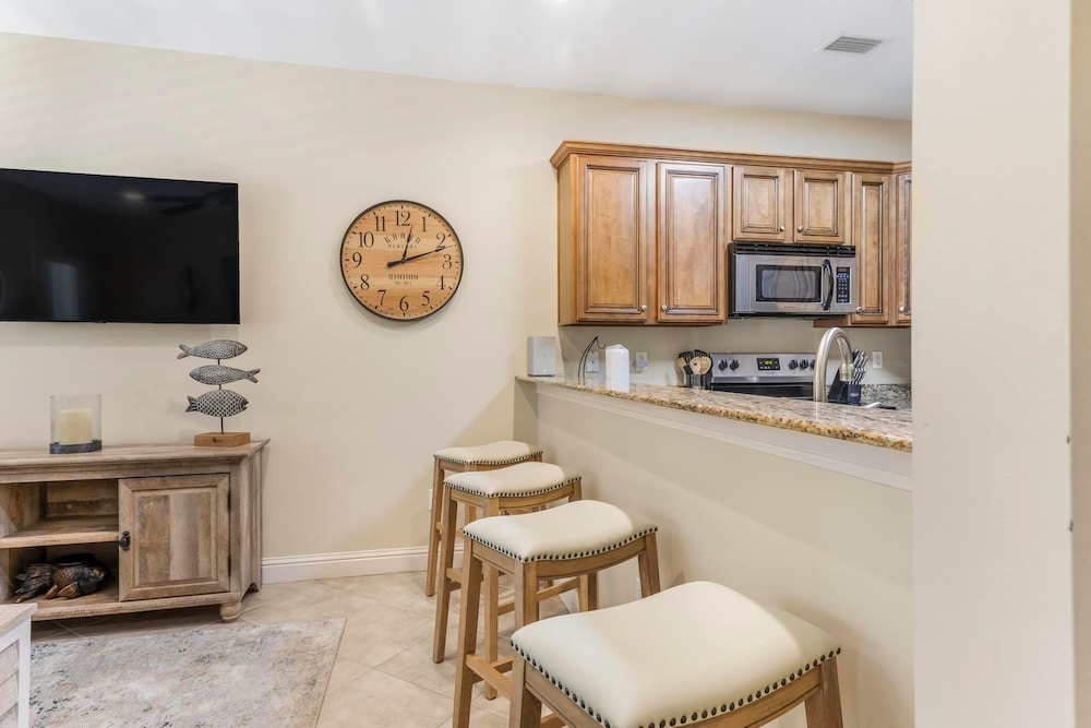 Laguna Breeze C