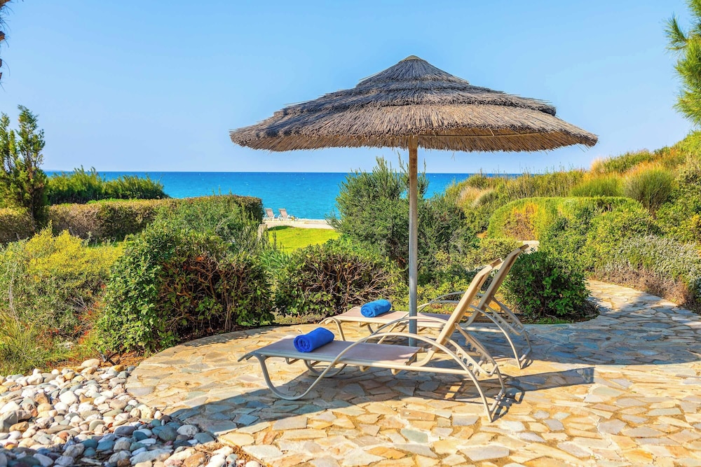 Harmonia Beach Villa
